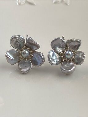 E151-Handmade S925 Sterling Silver High Heel Silver Petal Pearl Flower Earring